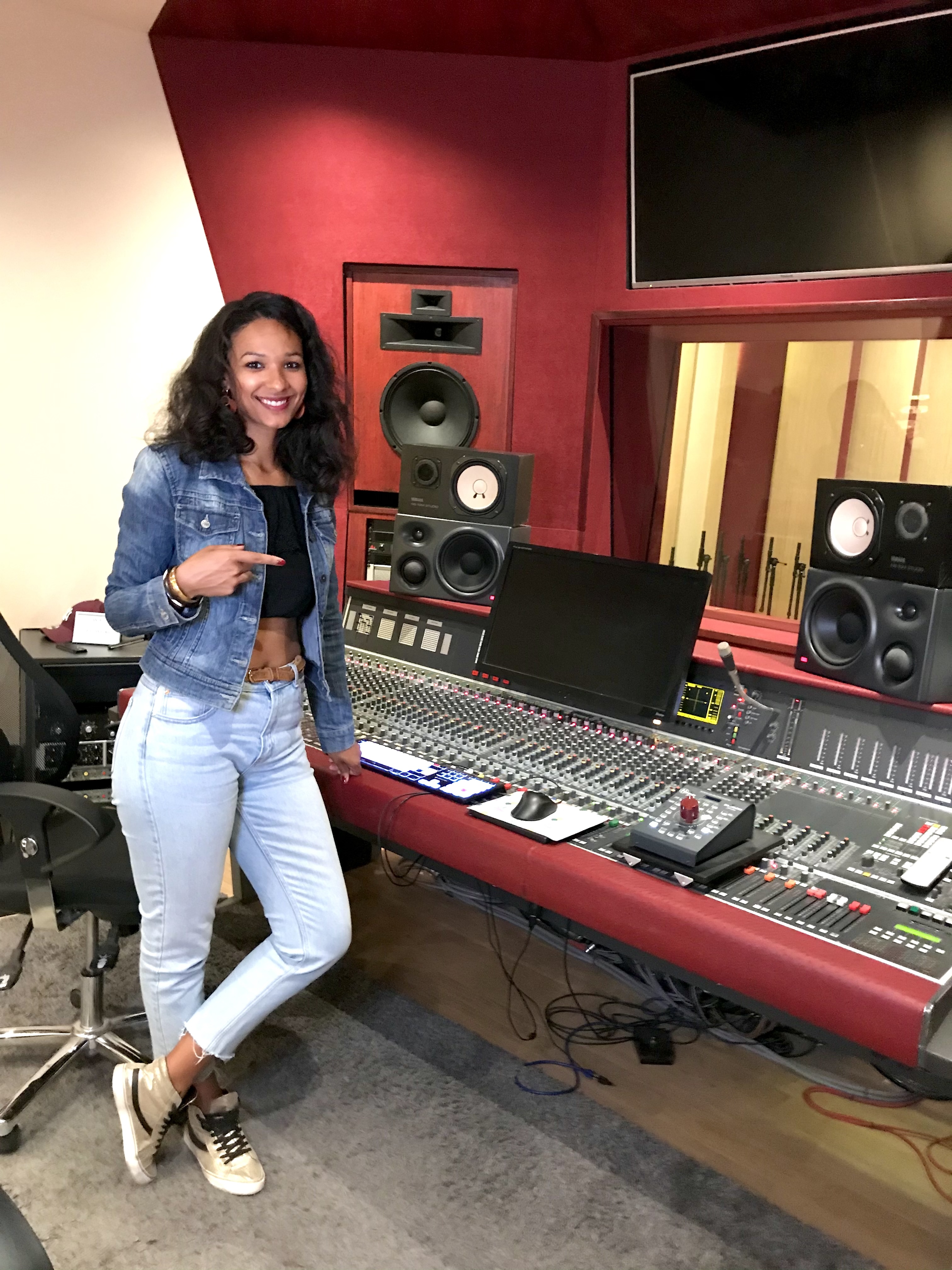 Ivaanyh — Studio